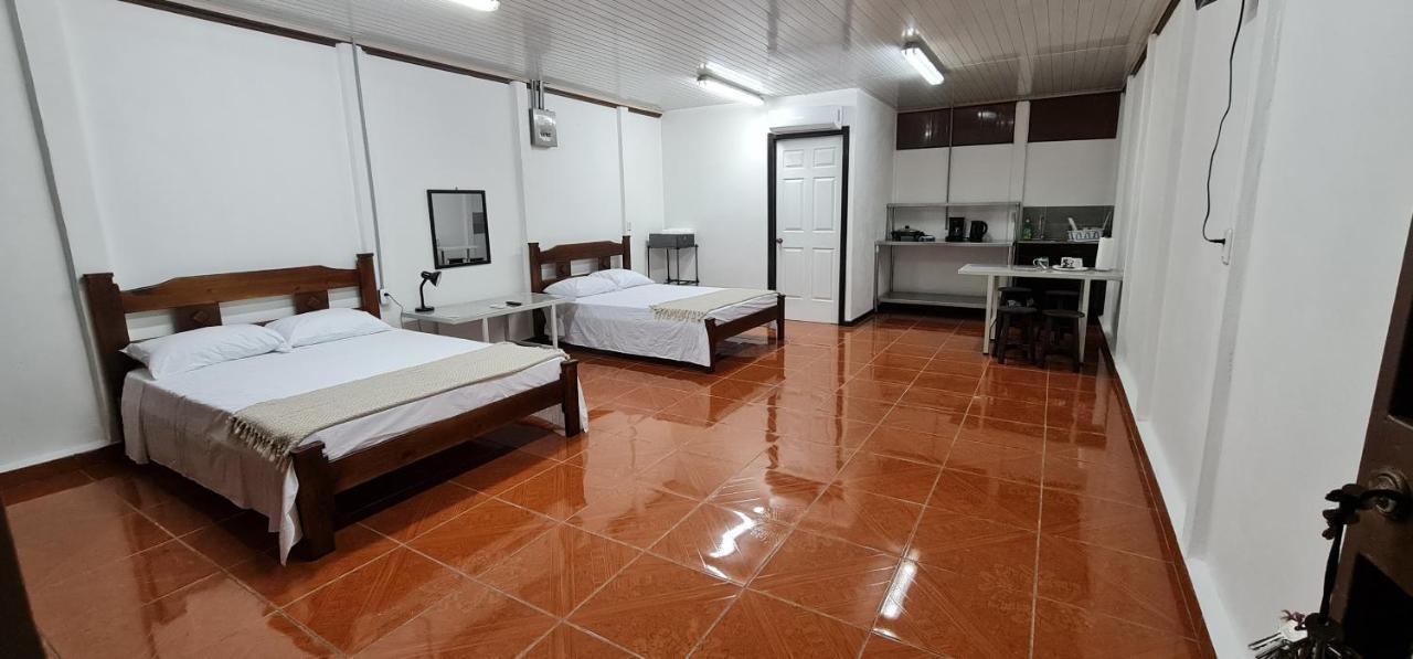 Sleep&Go! Cabina Cuadruple En Siquirres Centro - And Rafting Tour! Siqurres Da Alegria Luaran gambar