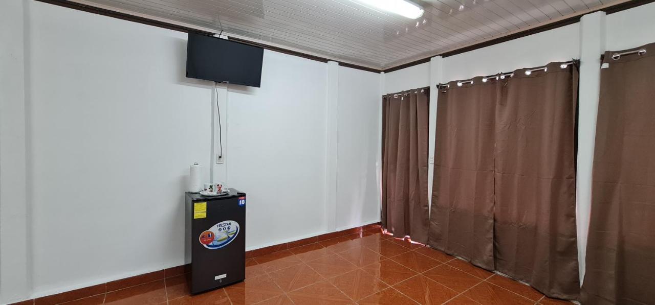 Sleep&Go! Cabina Cuadruple En Siquirres Centro - And Rafting Tour! Siqurres Da Alegria Luaran gambar