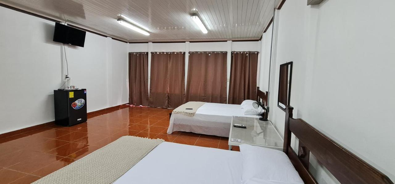 Sleep&Go! Cabina Cuadruple En Siquirres Centro - And Rafting Tour! Siqurres Da Alegria Luaran gambar