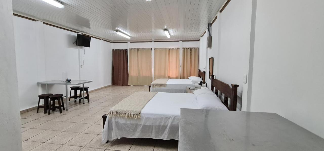 Sleep&Go! Cabina Cuadruple En Siquirres Centro - And Rafting Tour! Siqurres Da Alegria Luaran gambar
